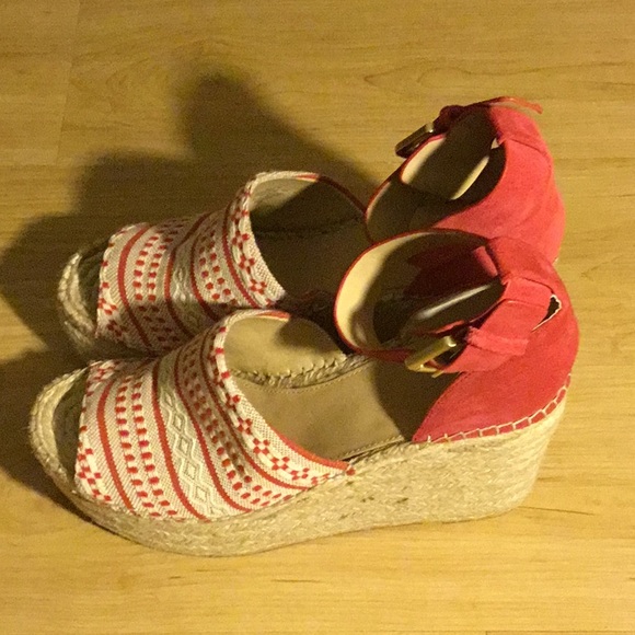 Shoes - Picture 2 of 5